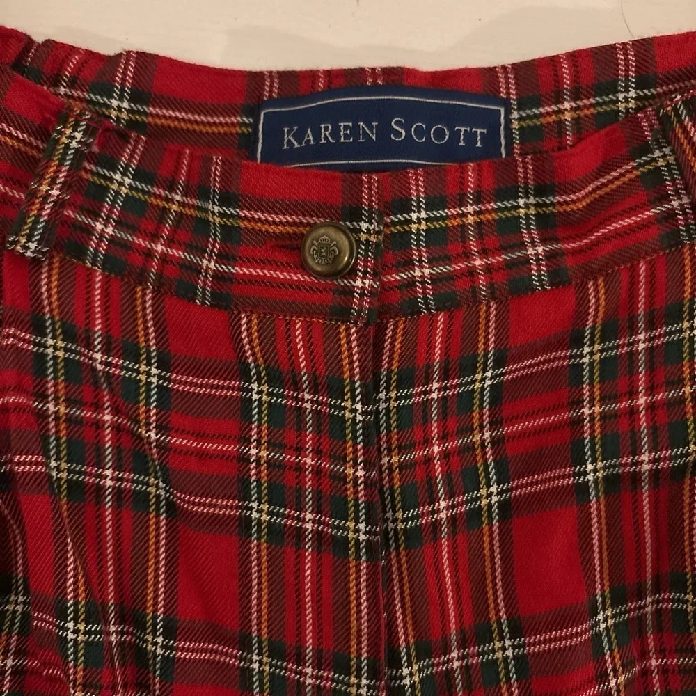 Vintage 90s Karen Scott Red Tartan Plaid Pleated High Waist Golf Mom Shorts 10